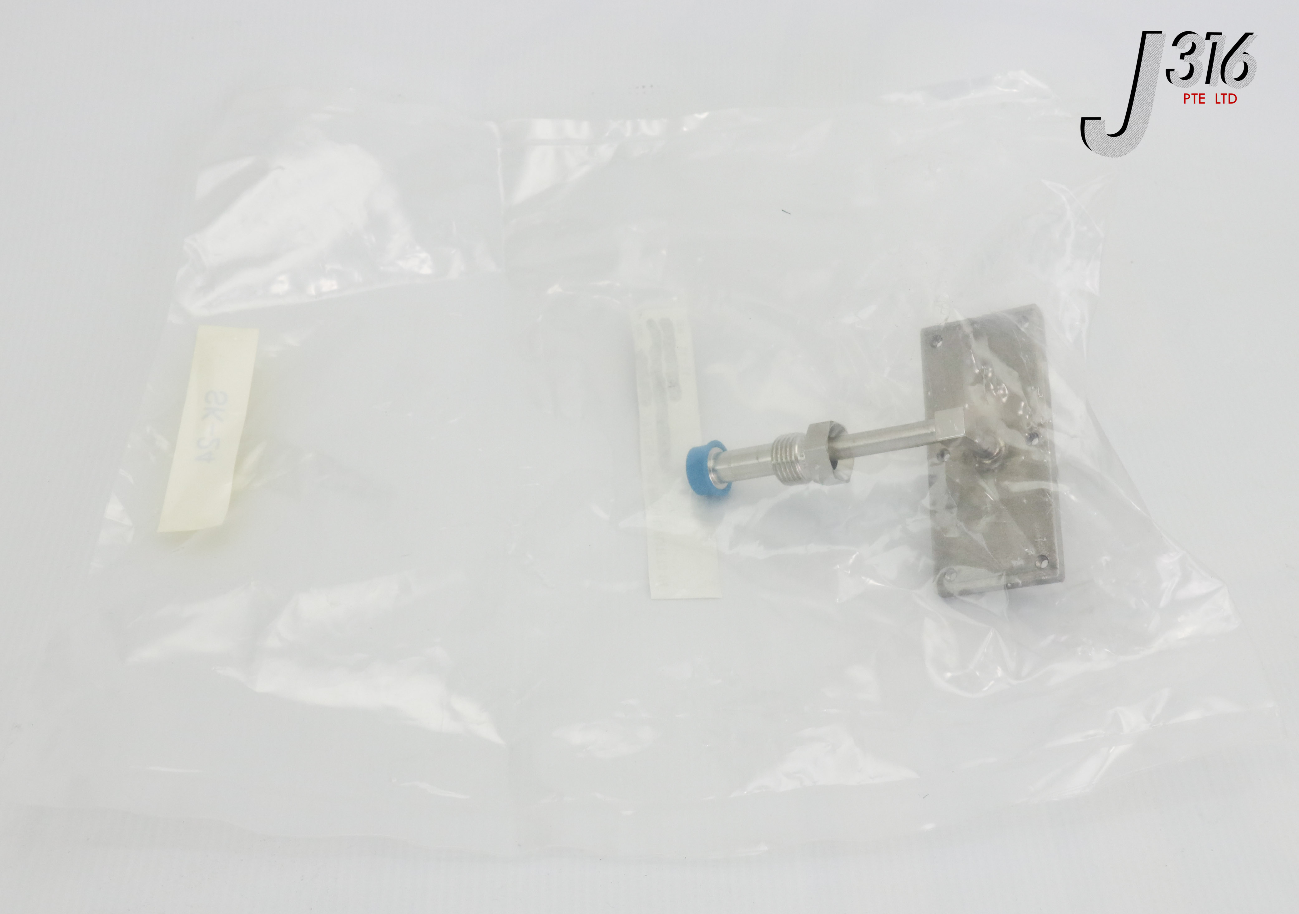 22473 SWAGELOK 3/8 ULTRA TORR FEEDTHRU PLATE TO 1/4 VCR W/ 3